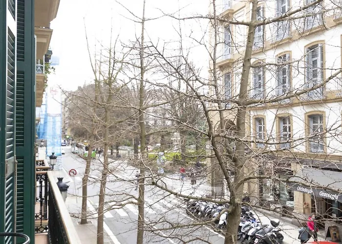 The Collection - Legazpi * Saint-Sébastien